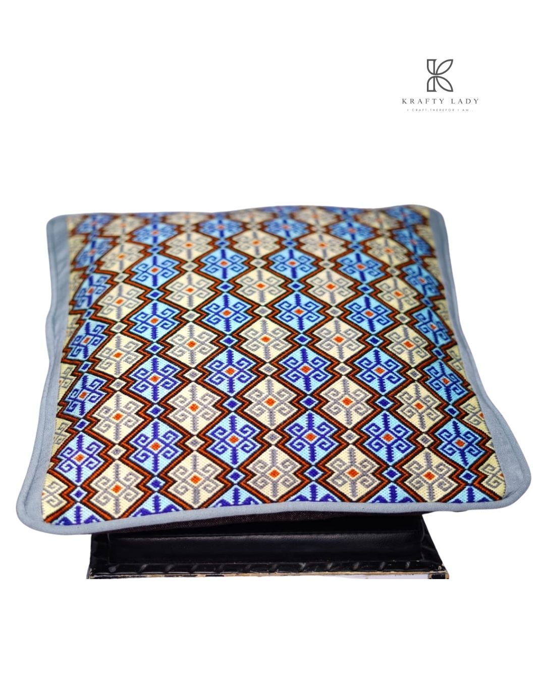 Qabtumor Heritage Cushion Pair